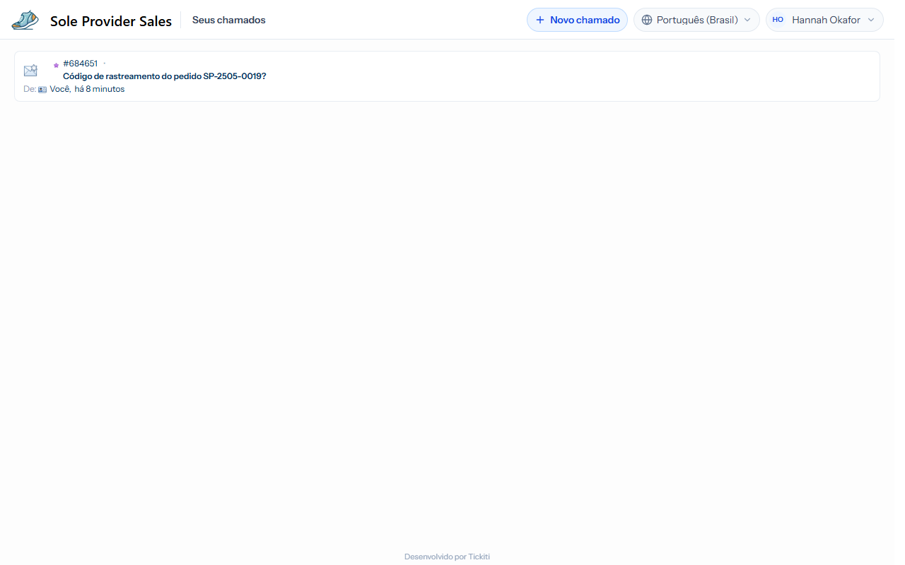 A lista de chamados do cliente na Sole Provider Sales: o nome e o logotipo do fornecedor, o título Seus chamados, um botão Novo chamado e o nome do cliente no canto superior direito, e o cartão de um chamado aberto abaixo